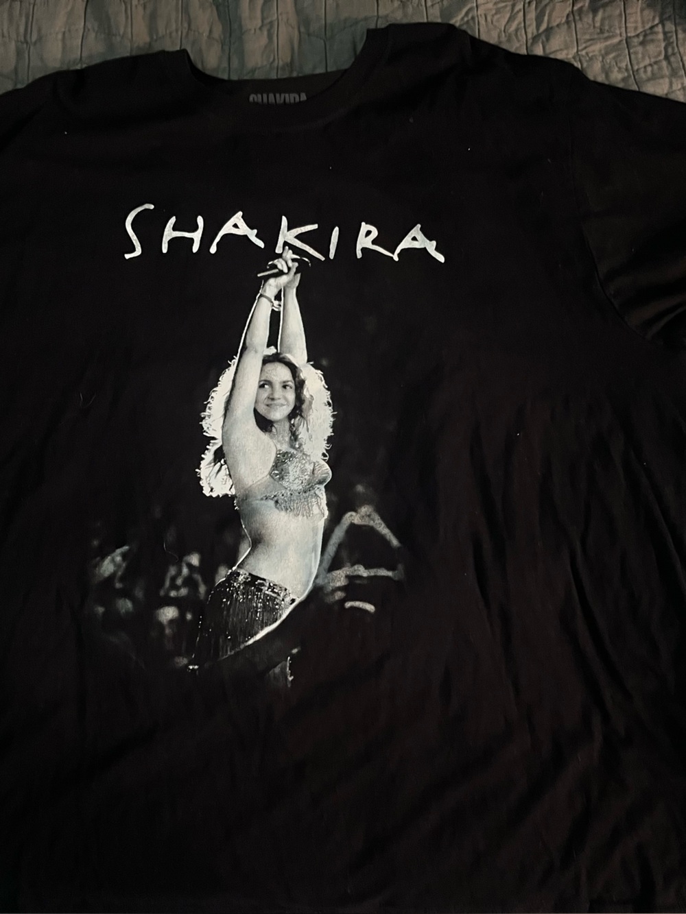 Shakira 2xl Black Short-Sleeve Graphic Tee with White Shakira Print - Picture 1 of 3